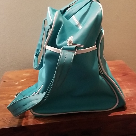 Weekender Bag - Picture 2 of 5